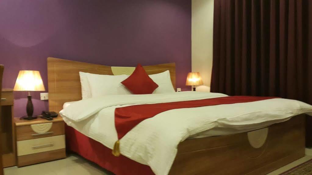 Al Manaf Hotel Suites Muskat Bagian luar foto