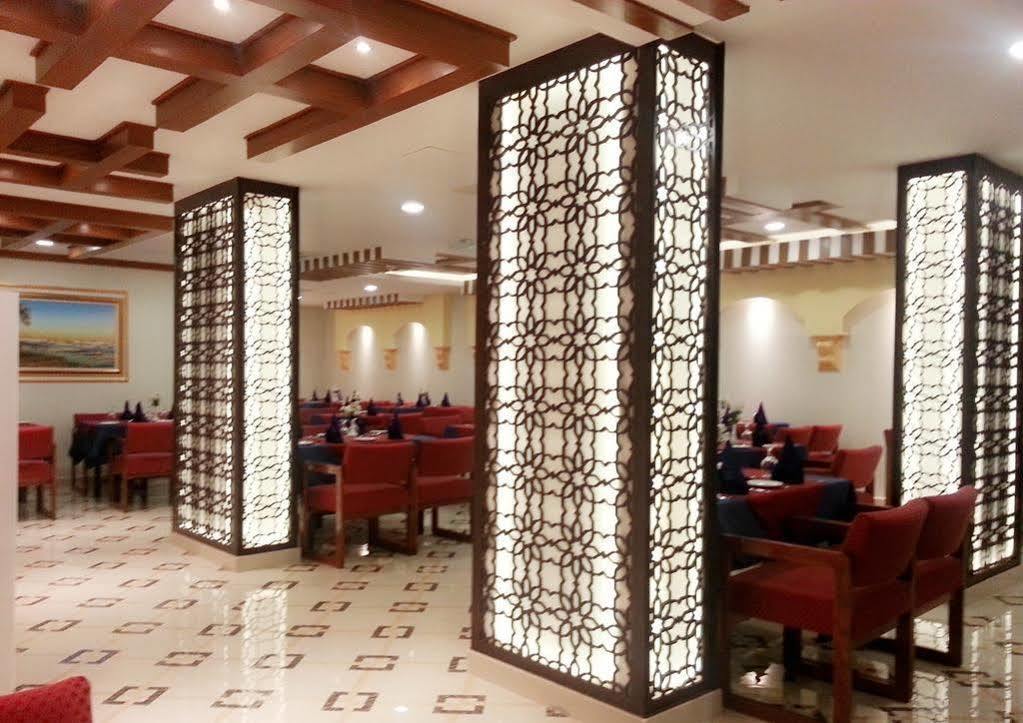Al Manaf Hotel Suites Muskat Bagian luar foto
