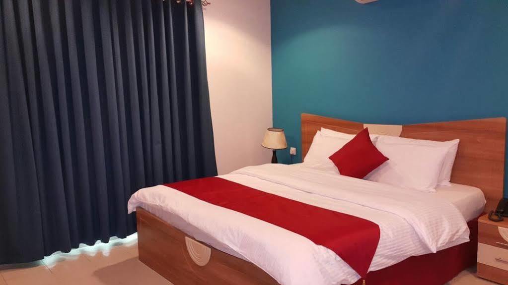 Al Manaf Hotel Suites Muskat Bagian luar foto