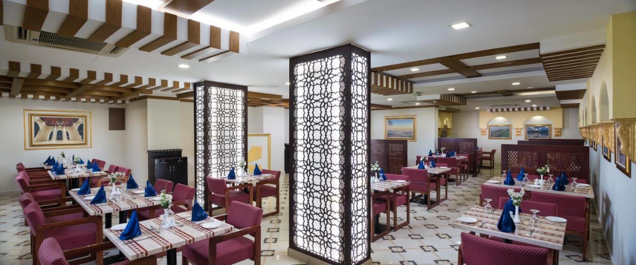 Al Manaf Hotel Suites Muskat Bagian luar foto