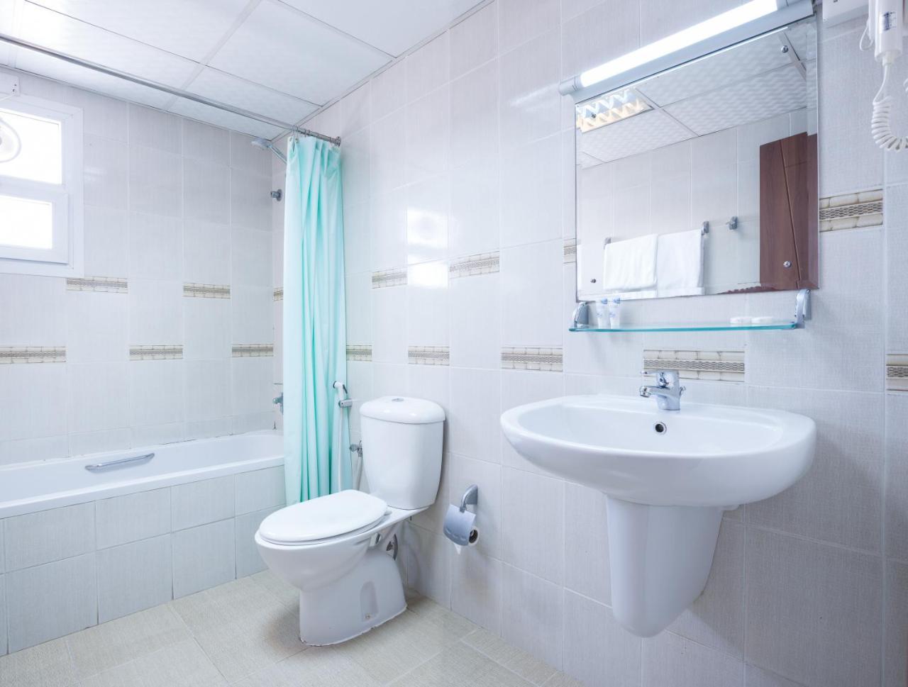 Al Manaf Hotel Suites Muskat Bagian luar foto
