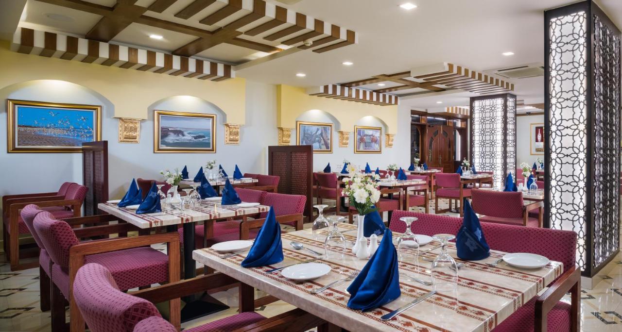 Al Manaf Hotel Suites Muskat Bagian luar foto