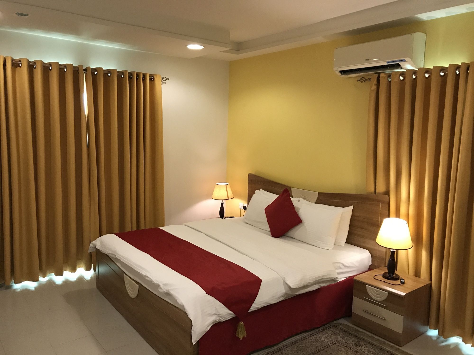 Al Manaf Hotel Suites Muskat Bagian luar foto